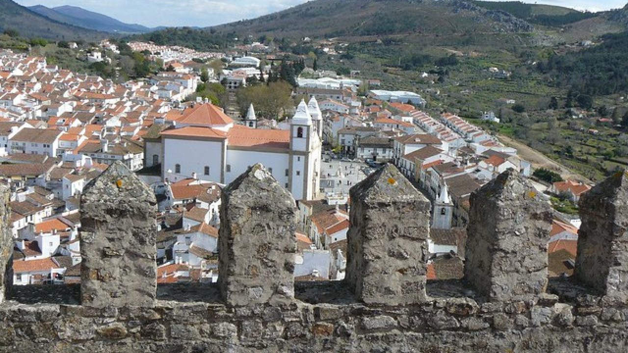 Primer Pueblo de Portugal Entrando por Huelva